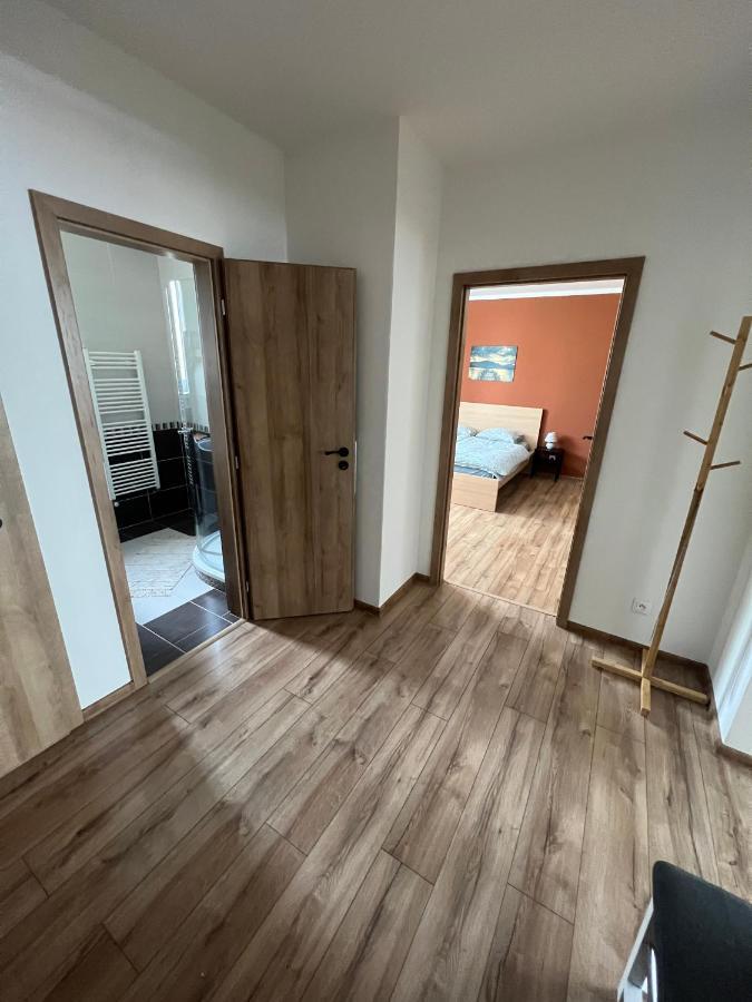 Elegantny Byt V Srdci Mesta Trenčín Buitenkant foto